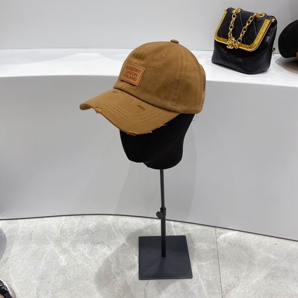 Bv*b*rry Hat